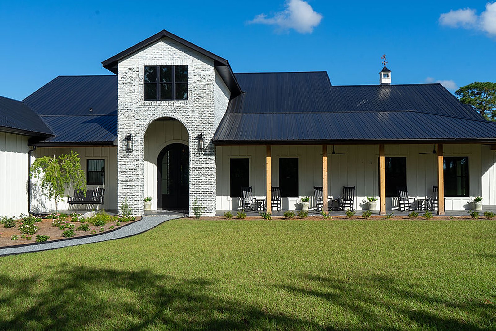 Modern farmhouse estate — exterior, built by Great Oaks General Contractors