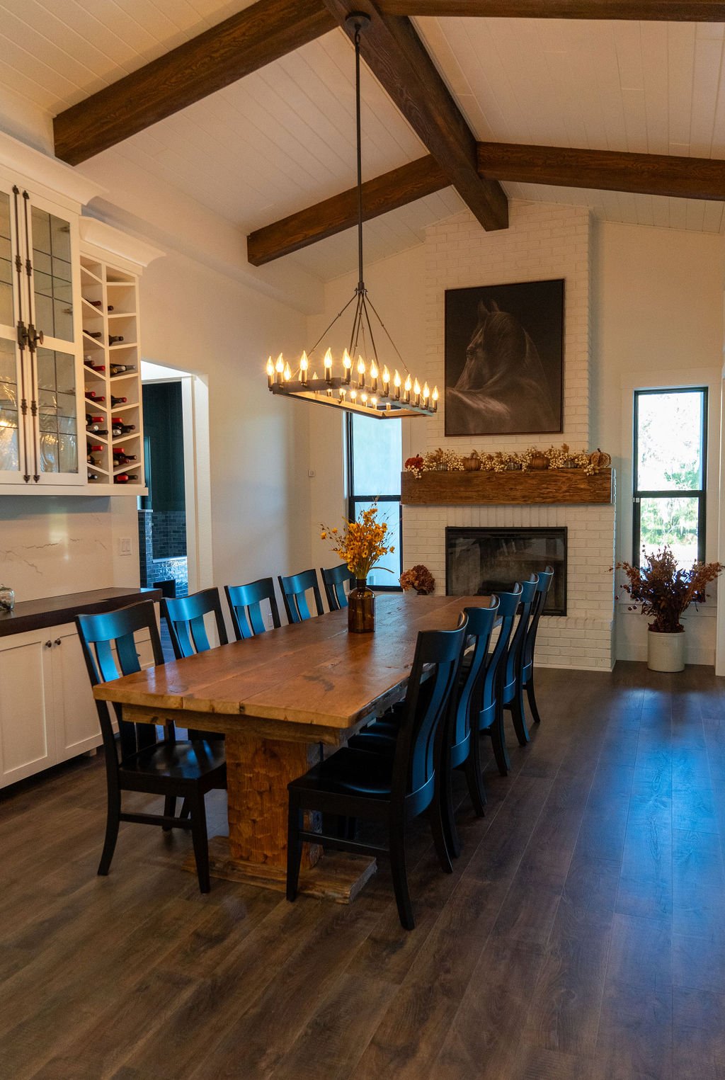Modern farmhouse estate — interior, built by Great Oaks General Contractors