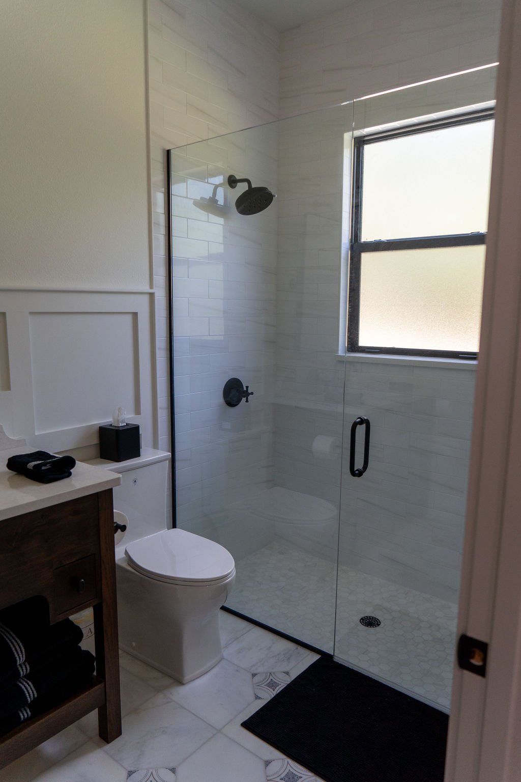 Modern farmhouse estate — interior, built by Great Oaks General Contractors