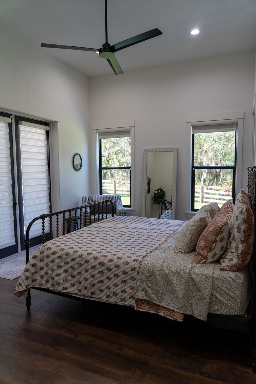 Modern farmhouse estate — interior, built by Great Oaks General Contractors
