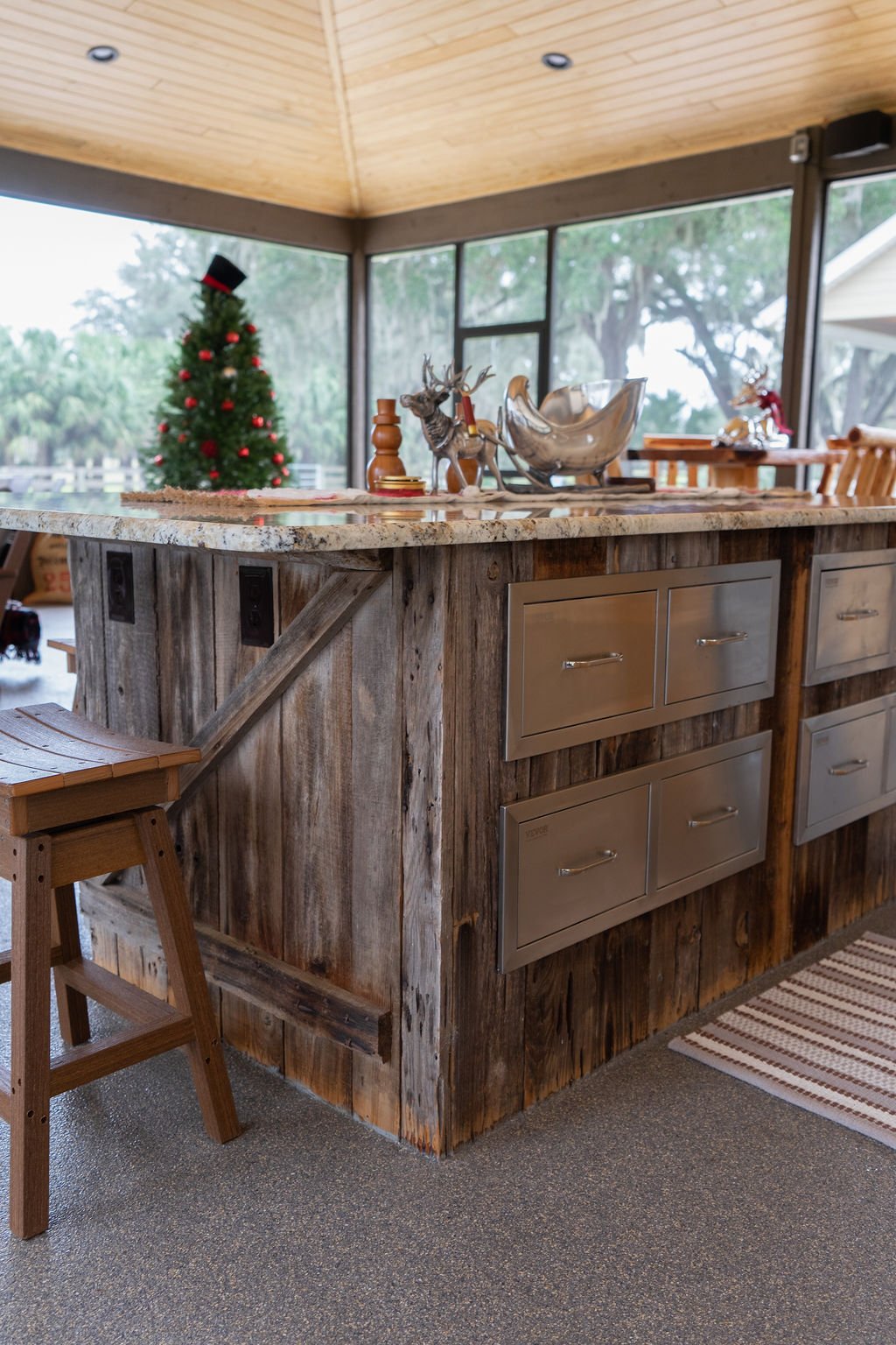 Outdoor living — interior, built by Great Oaks General Contractors