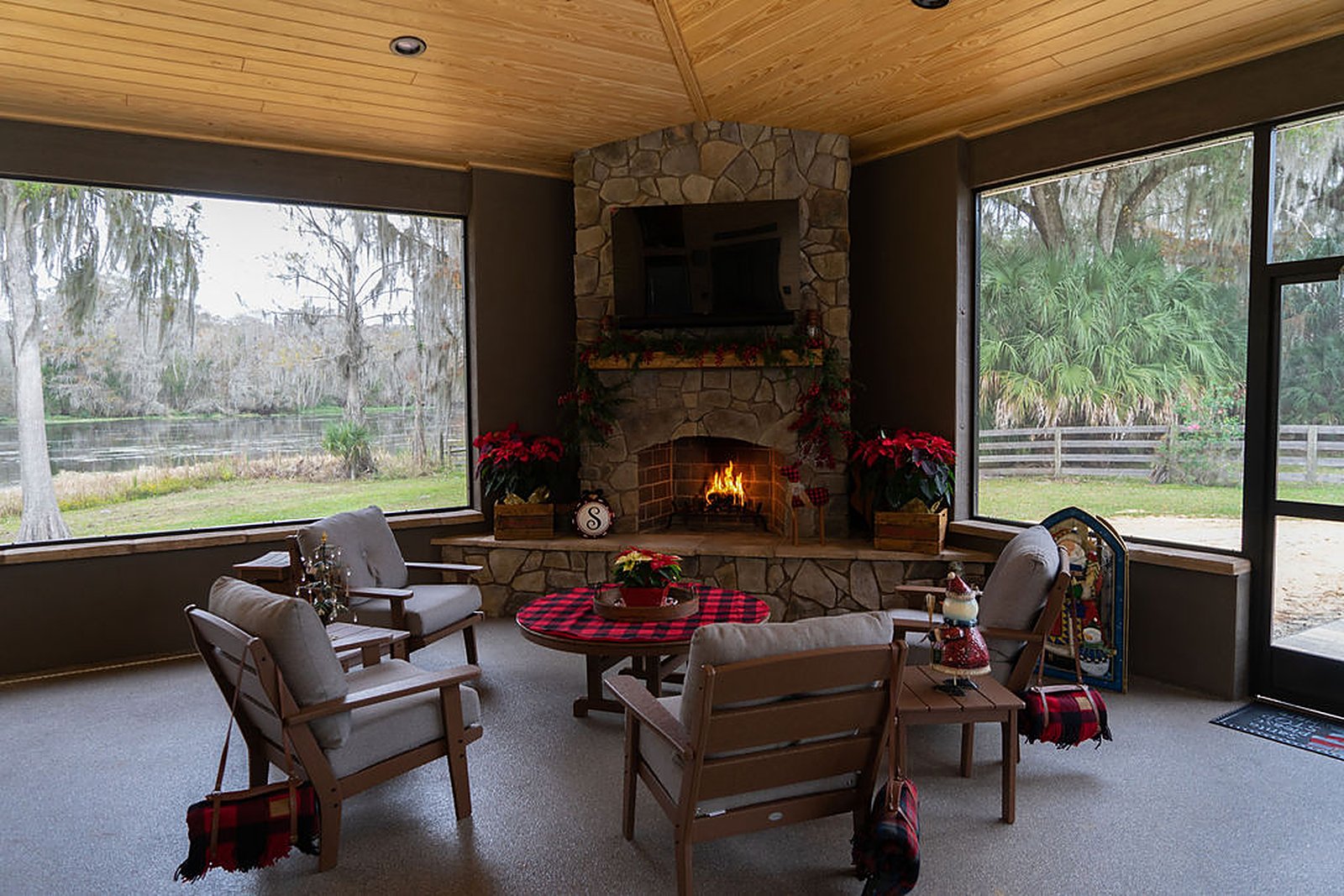 Outdoor living — interior, built by Great Oaks General Contractors