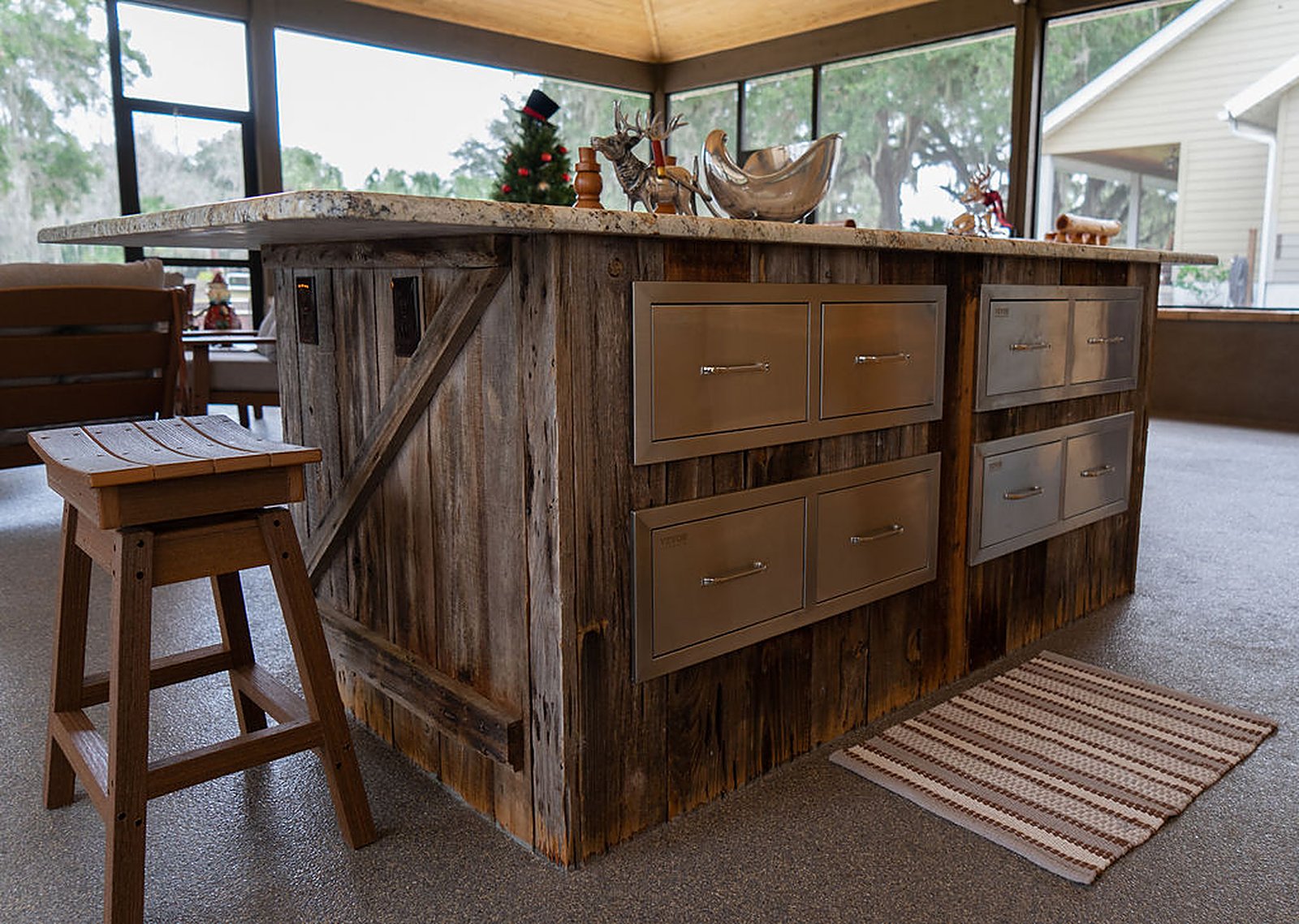 Outdoor living — interior, built by Great Oaks General Contractors