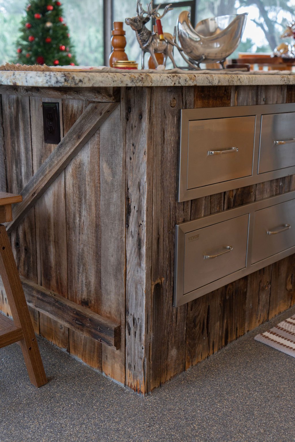 Outdoor living — interior, built by Great Oaks General Contractors